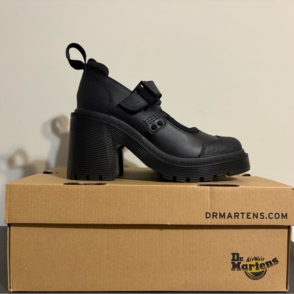 Dr. Martens Eviee Tech